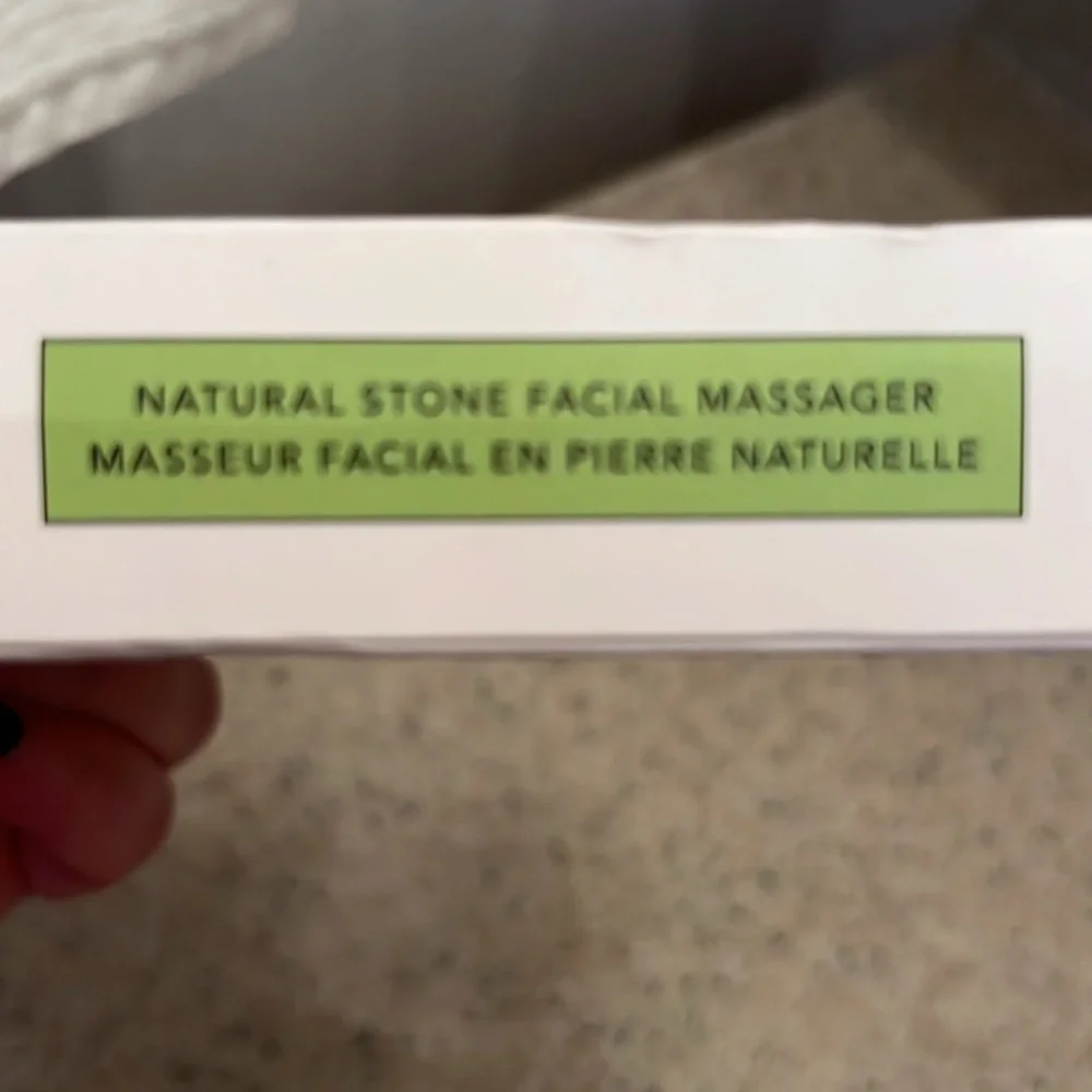Lindo brand jade roller and Gua sha premium massage set- NWT